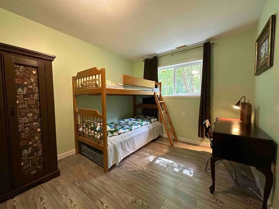 Countryroad Cozy 2 Bedrooms Basement Suite1 Nanaimo 0*,  Canada