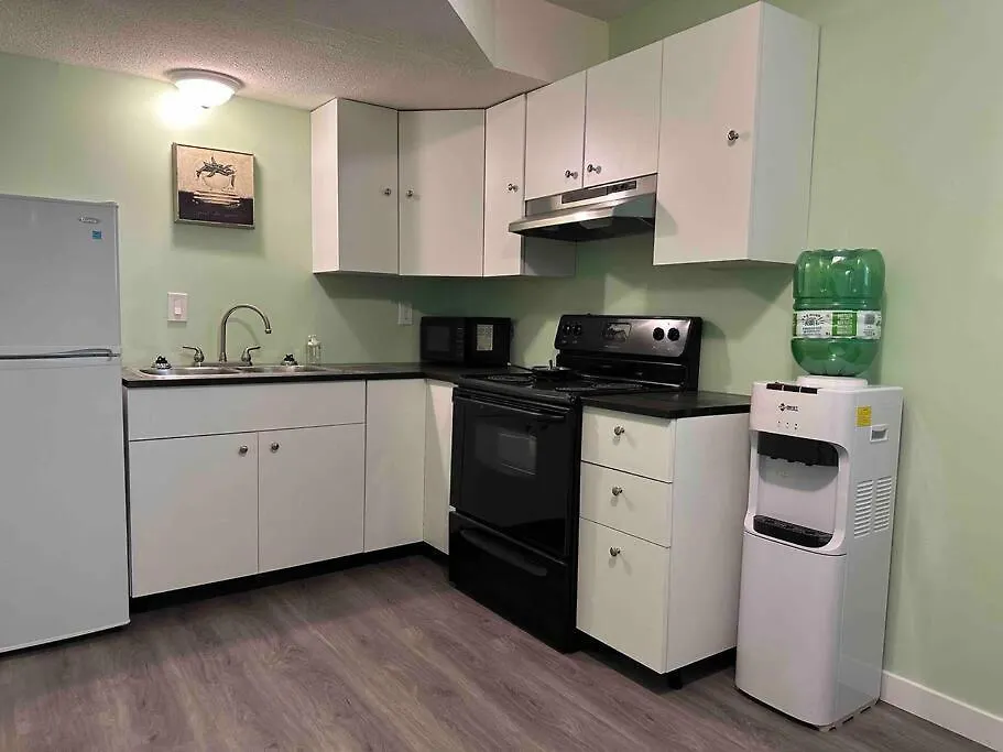 Countryroad Cozy 2 Bedrooms Basement Suite1 Nanaimo Apartment