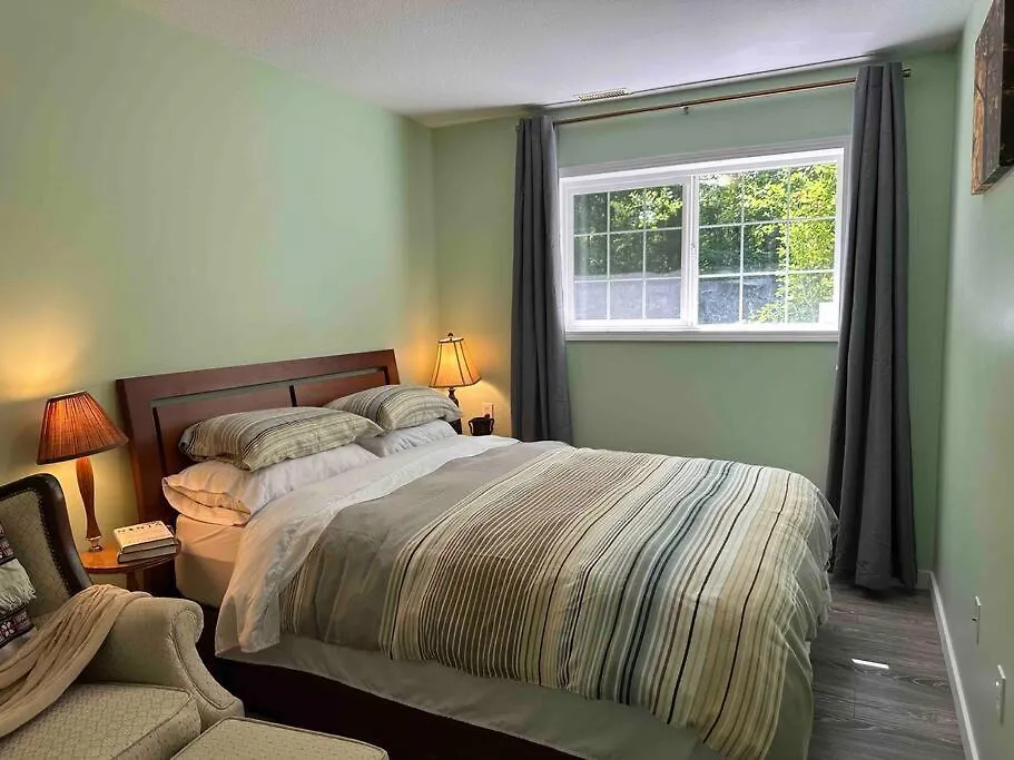 Countryroad Cozy 2 Bedrooms Basement Suite1 Nanaimo Apartment