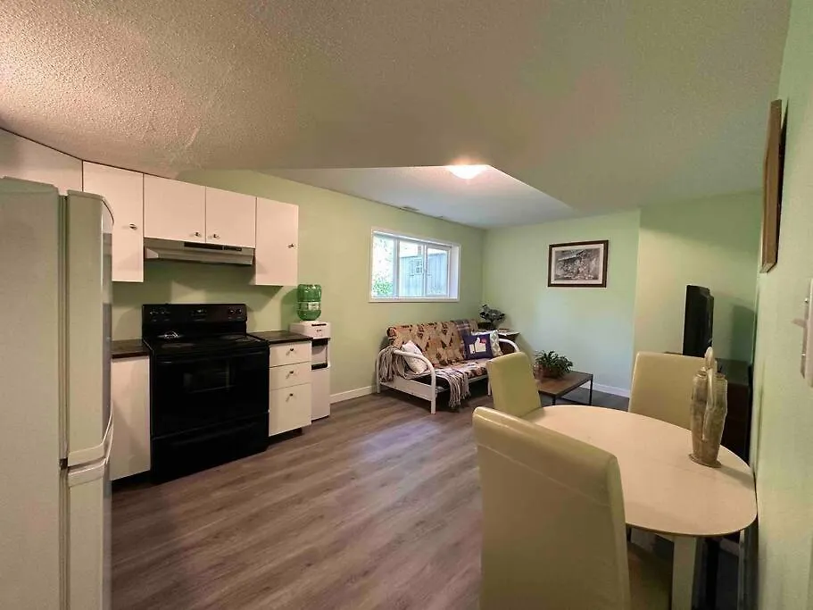 Countryroad Cozy 2 Bedrooms Basement Suite1 Nanaimo