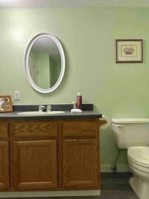 Countryroad Cozy 2 Bedrooms Basement Suite1 Nanaimo Canada