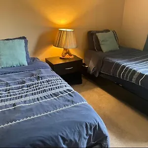 Holiday home Spacious And Comfy !, Victoria