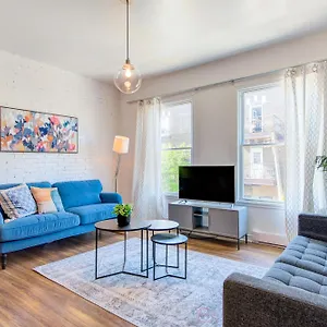 Chez Mont Royal Apartments! Montreal