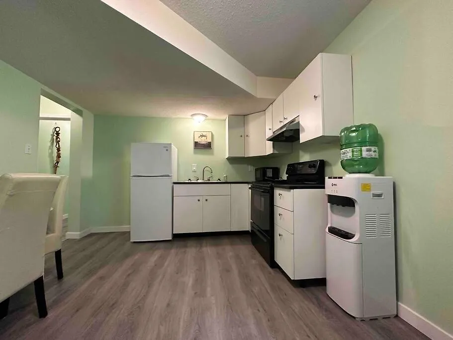 Countryroad Cozy 2 Bedrooms Basement Suite1 Nanaimo Apartment