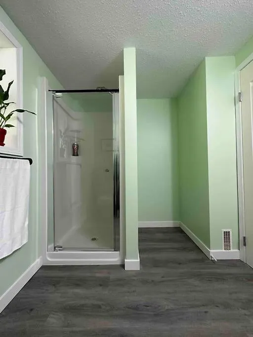 Countryroad Cozy 2 Bedrooms Basement Suite1 Nanaimo Apartment